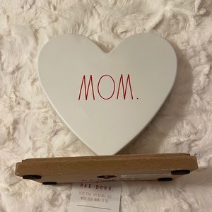 Rae Dunn MOM heart sign